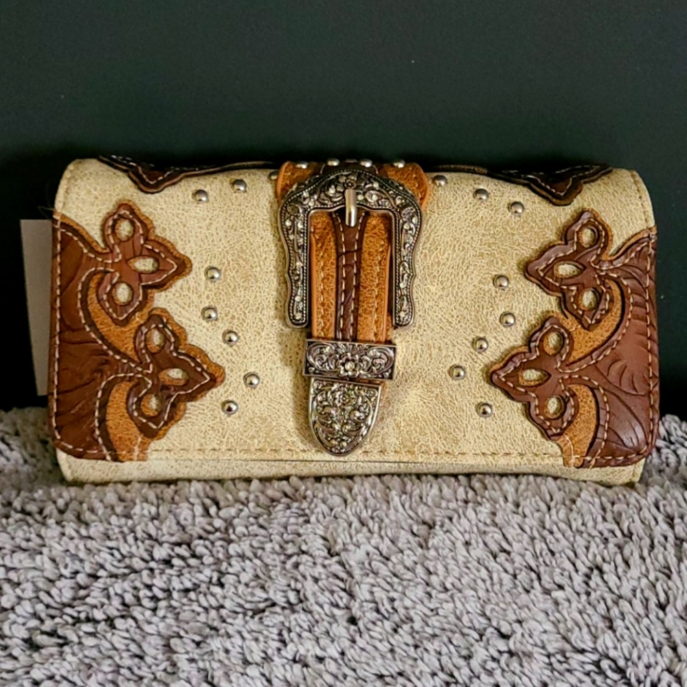 Montana West wallet